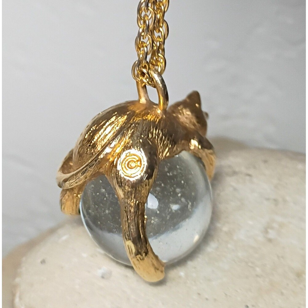 Vintage Cat on Pool of Light Pendant Necklace Gold Tone Crystal Ball Magic Orb - Picture 6 of 9